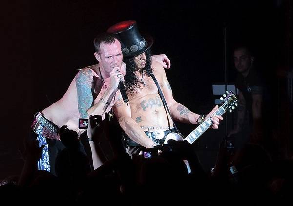 Slash and Scott Weiland of Velvet Revolver