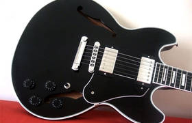 Gibson Midtown Custom: Is It A Flat 335 Or A Hollow Les Paul?