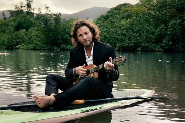Splendor mode Fra Eddie Vedder - Ukulele Songs - album review - Guitar Planet Magazine