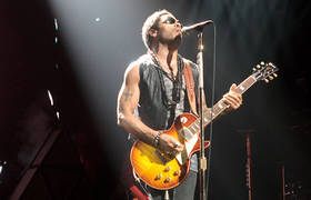 Lenny Kravitz – Black and White America