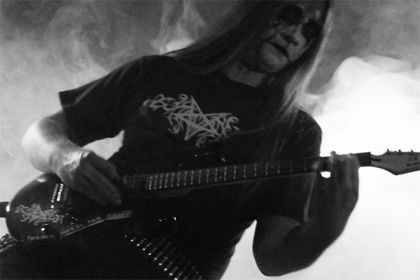 Guitar clearance black metal